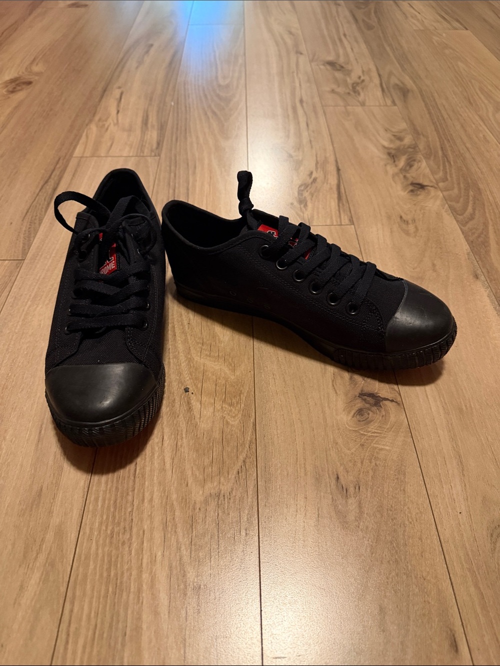 Men's Black Low-Top Canvas Sneakers with Rubber Toe - Picture 1 of 6